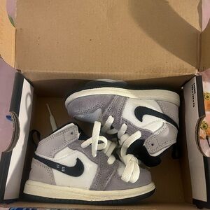 Nike Kids' Jordan 1 mid sneaker new w/box